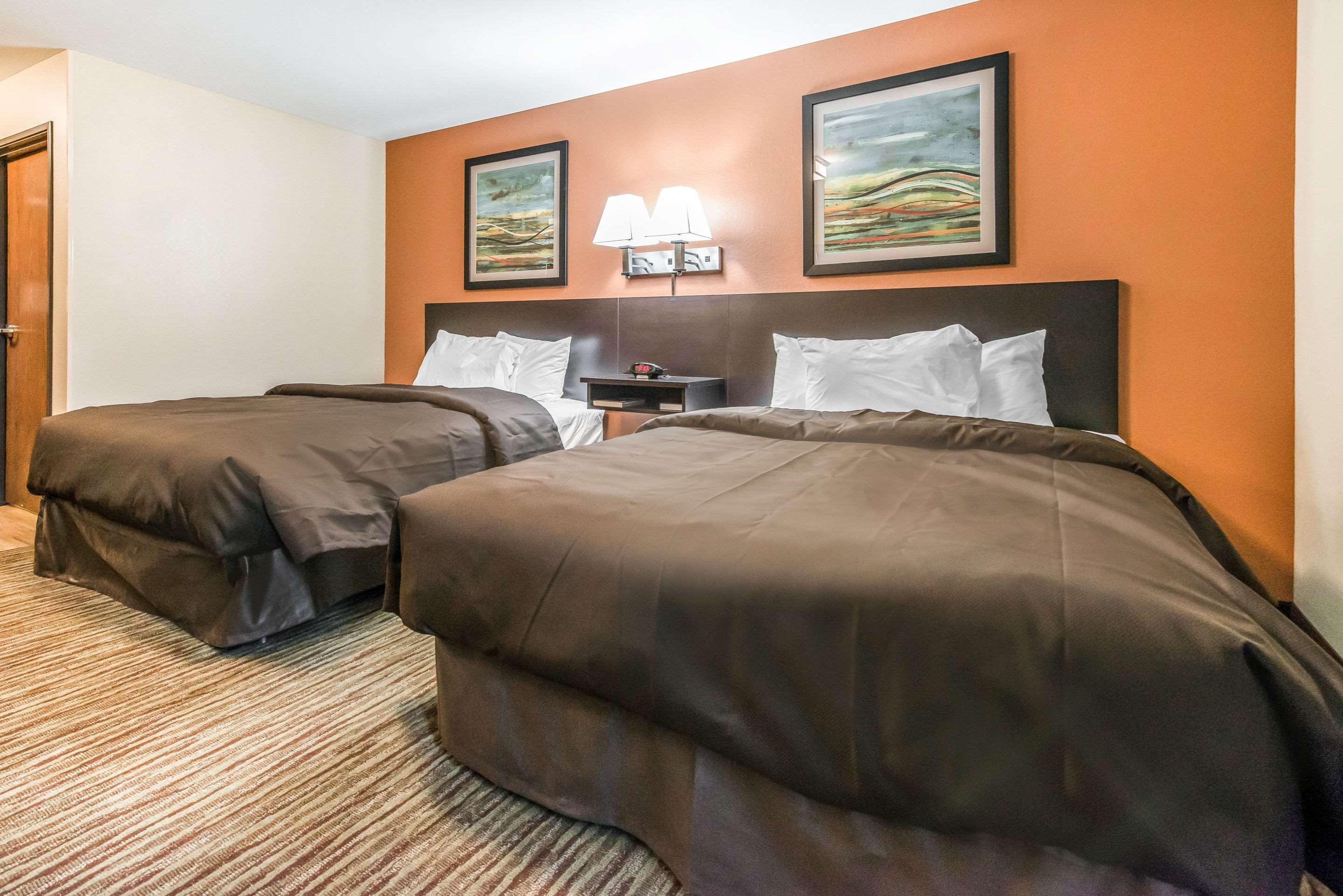Suburban Washington, Pa Hotel 2*