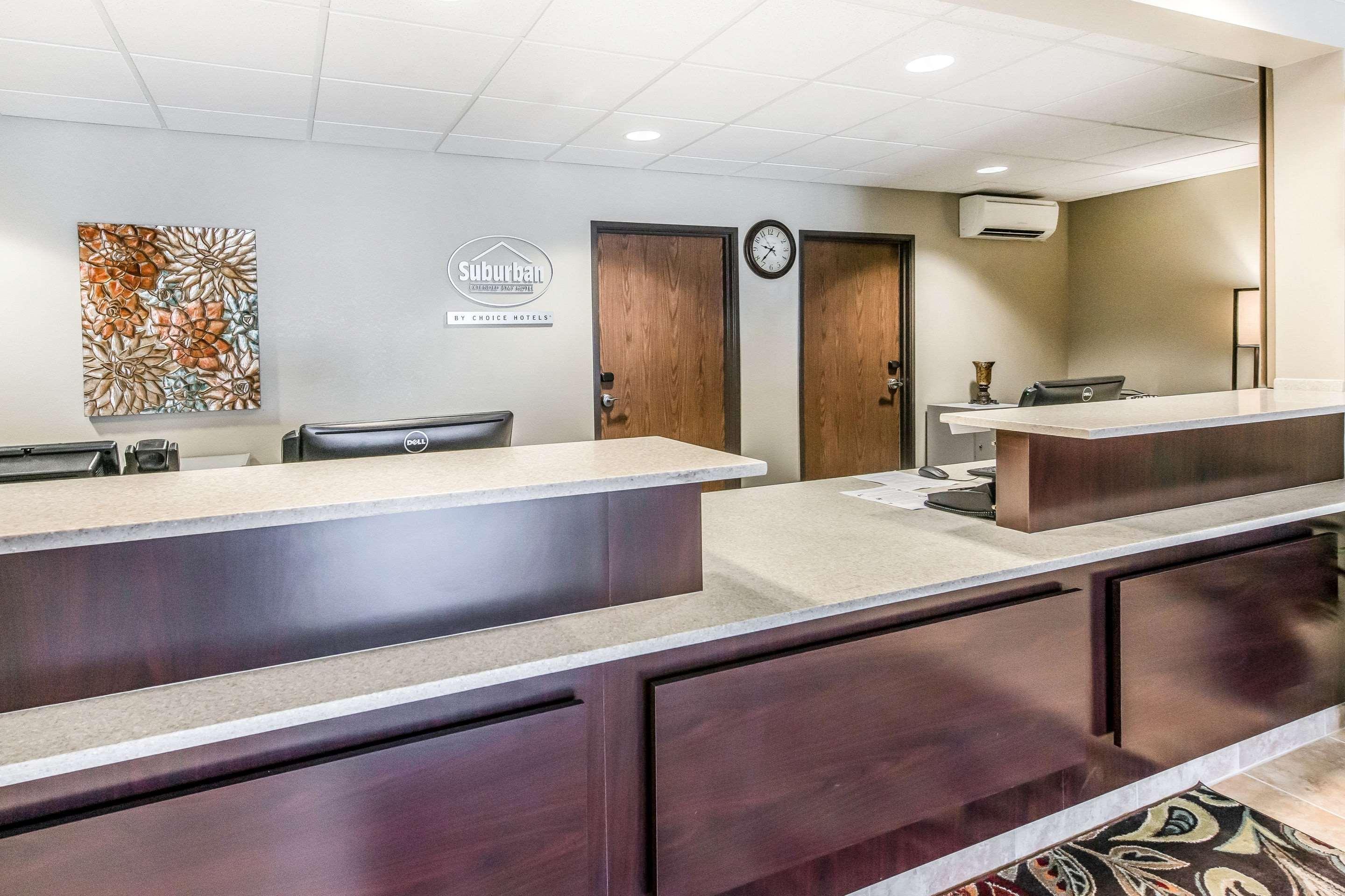 Suburban Washington, Pa Hotel 2*