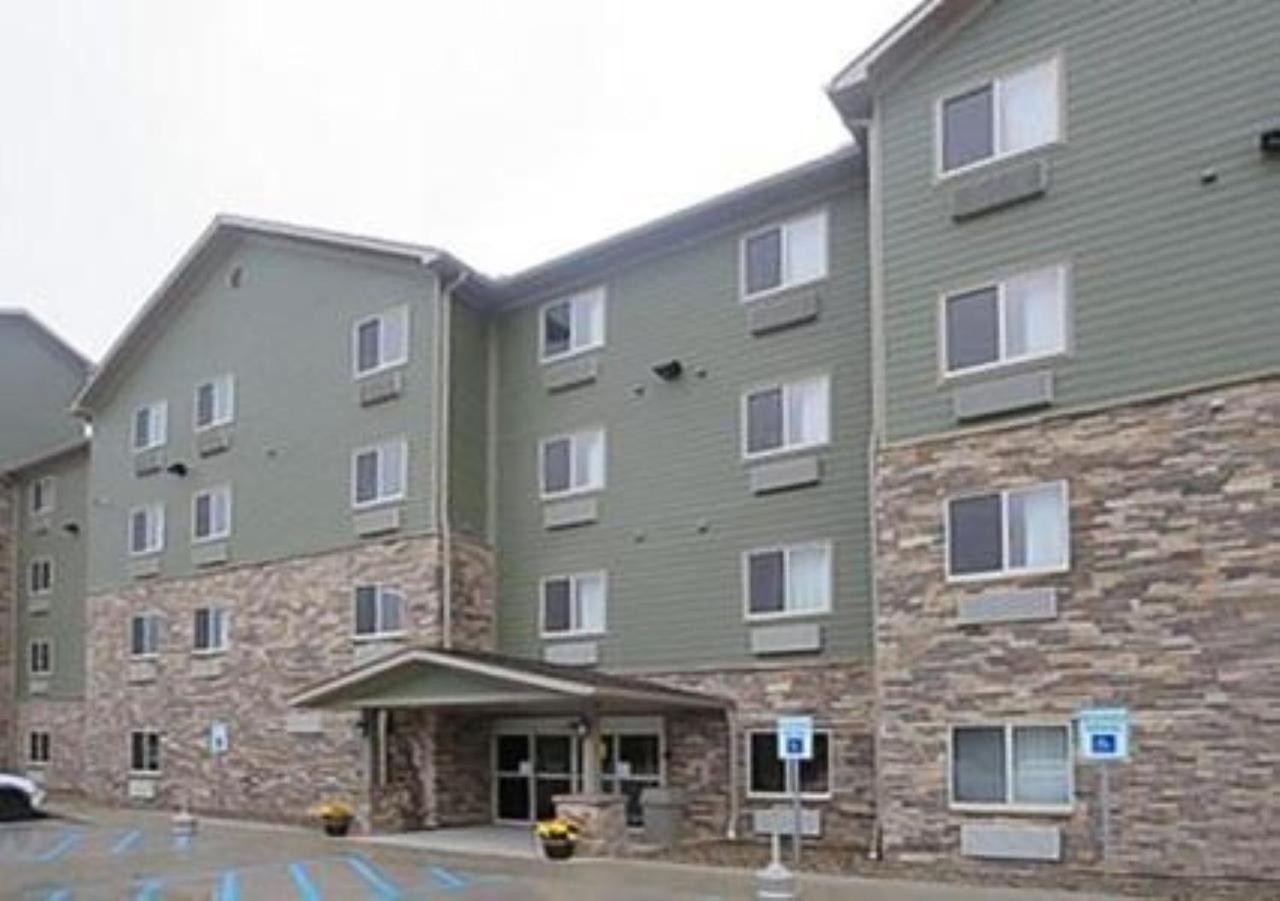 Suburban Washington, Pa Hotel 2*